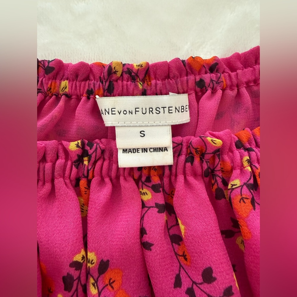 Diane Von Furstenberg Kamber Silk Floral Bright Pink Boho Top - size Small - Picture 3 of 7
